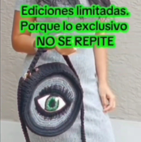 Black and Gray Eye Design Women Crochet Bag - Picture 7 of 8